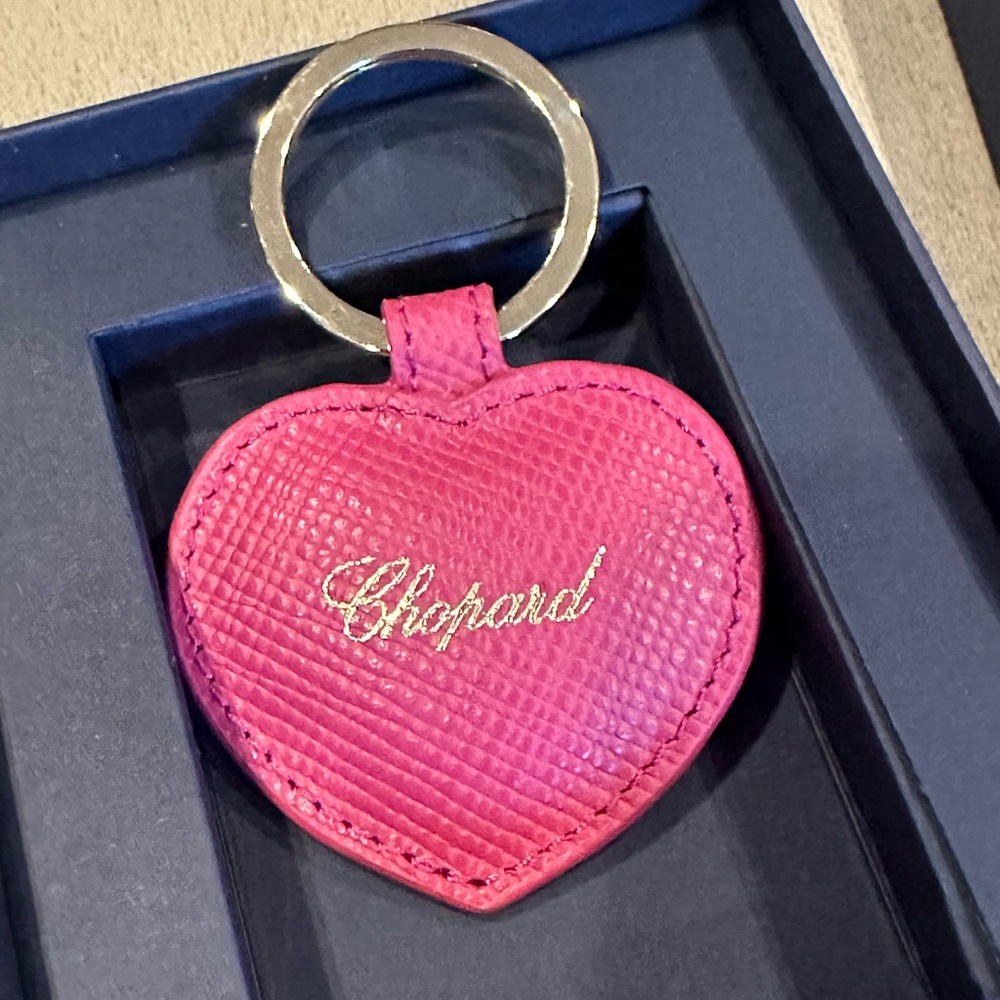 Chopard Fuchsia Heart Key Holder - Picture 2 of 2